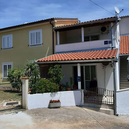 Apartments With A Parking Space Cizici, Krk - 15415 Malinska Εξωτερικό φωτογραφία