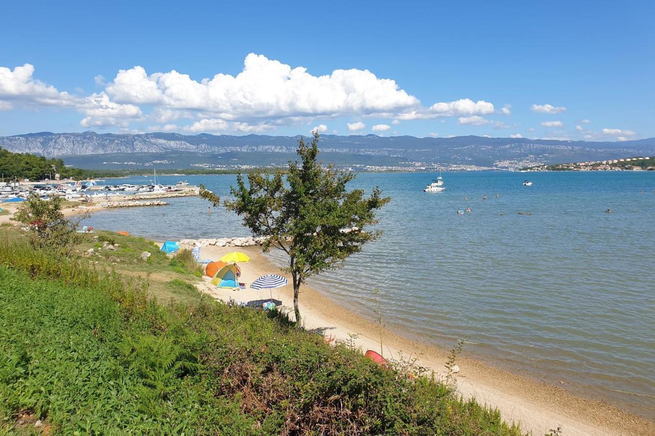 Apartments With A Parking Space Cizici, Krk - 15415 Malinska Εξωτερικό φωτογραφία